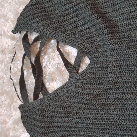 Tie up Sweater - Picture 6 of 8